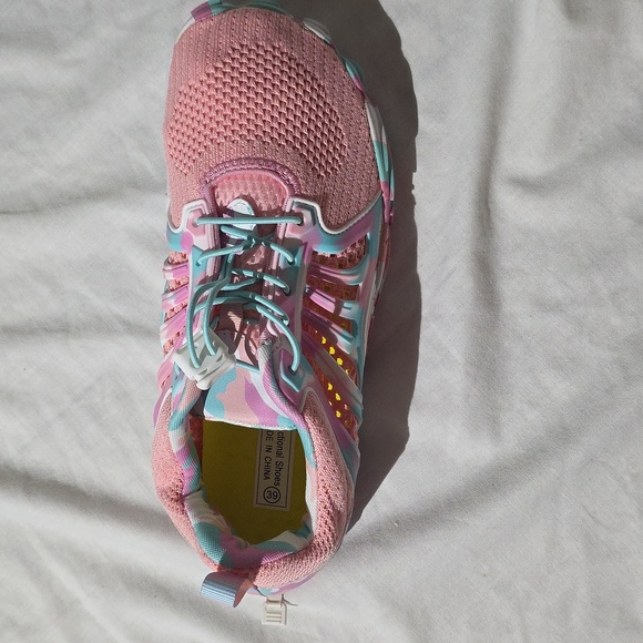 Brand new! Water pool beach swim shoes! Many available! Size 8.5 - Picture 4 of 7